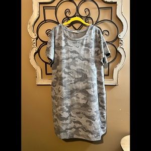 1X CAMO CASUAL DRESS WITH POCKETS